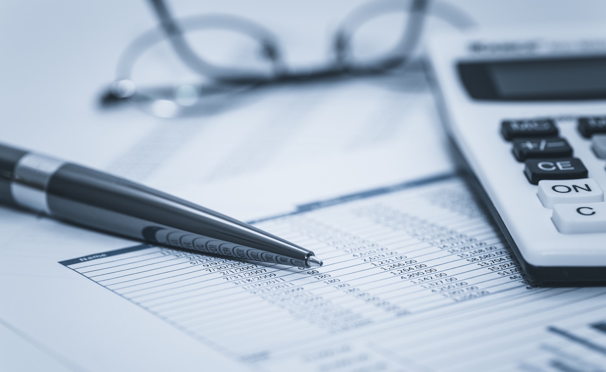 Accounting dashboard with calculator and reports